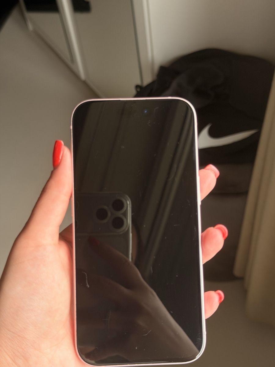 Apple Telefoni cellulari / Smartphones: iPhone 15 – Usato da St. Moritz venduto da mar_zq7j 6