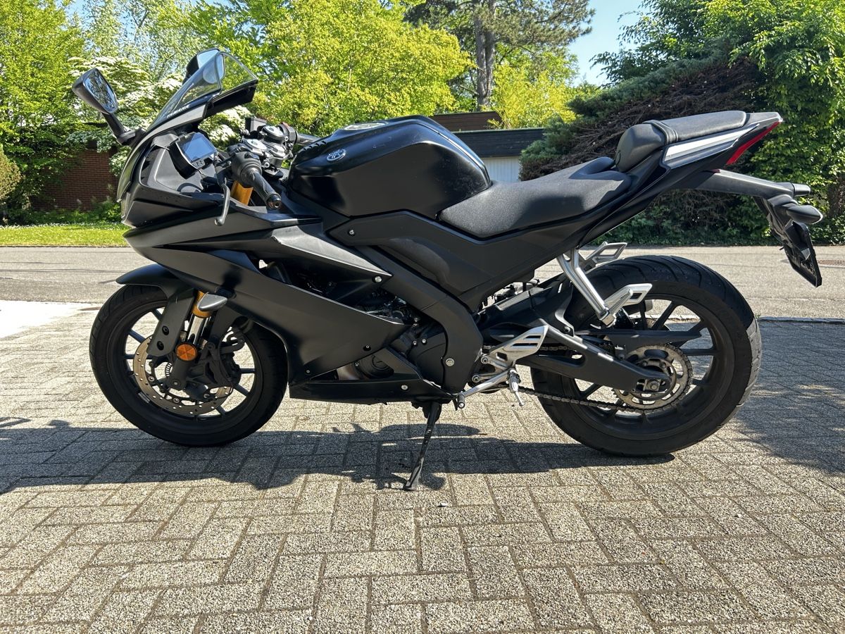 Yamaha Strada: Yamaha YZF125-A – Usato da Bottmingen venduto da lia_bb87