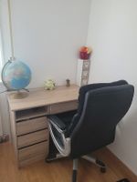 Bureau avec chaise, en excellent état, comme neuf.