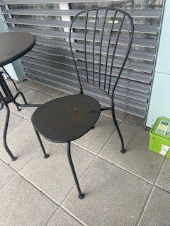 Tischset: Gartentisch mit 2 Stühle aus Metall – Gebraucht aus Muhen von Evasio 1