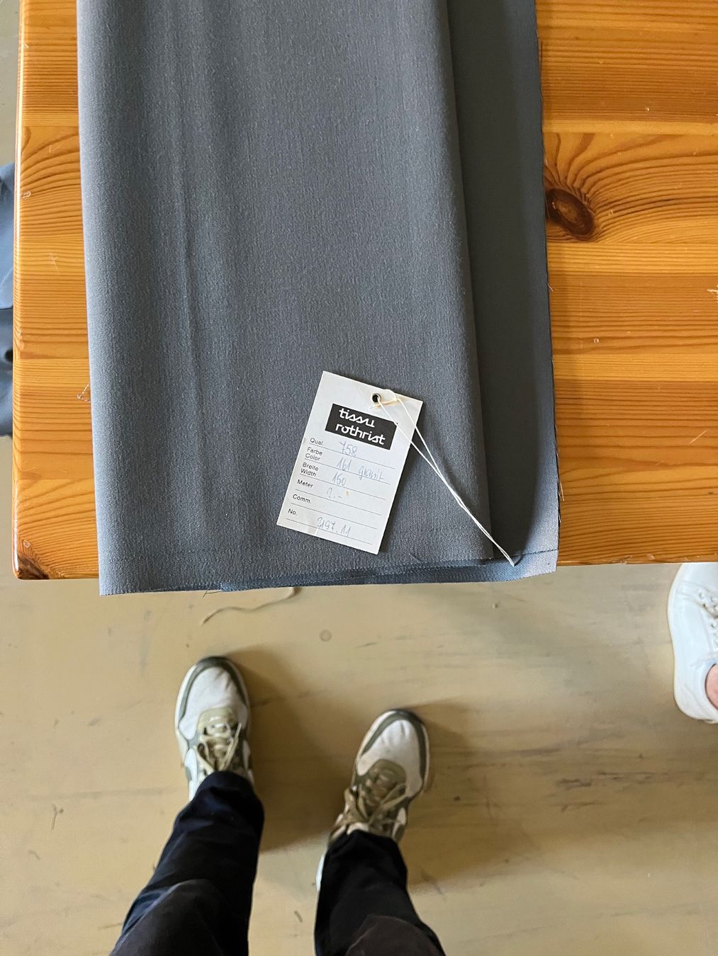 Stoffe: Stoff, Meterware, Textil, Grau, Mischgewebe, Lot – Gebraucht aus Netstal von spaltflo01 6