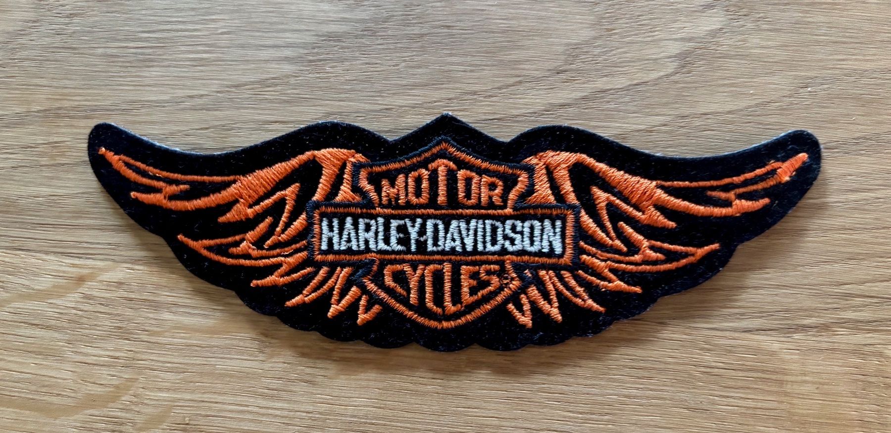Harley-Davidson Toppe: Écusson Harley-Davidson motor, neuf – Nuovo (secondo la descrizione) da Losone venduto da courrier 5