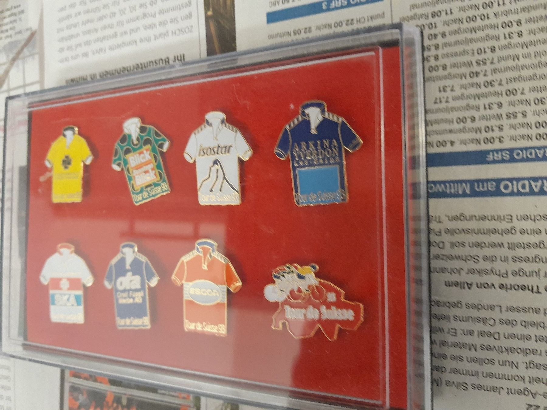 Swiss Placchette & Badge: Tour de Suisse Pin Set – Usato da Rüti ZH venduto da Alemanni 2