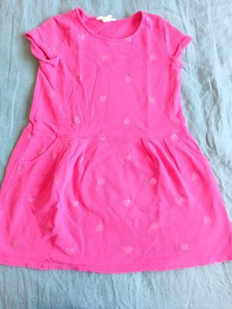 Knallpinkes Kleid mit Glitzerherzen, Gr. 134/140