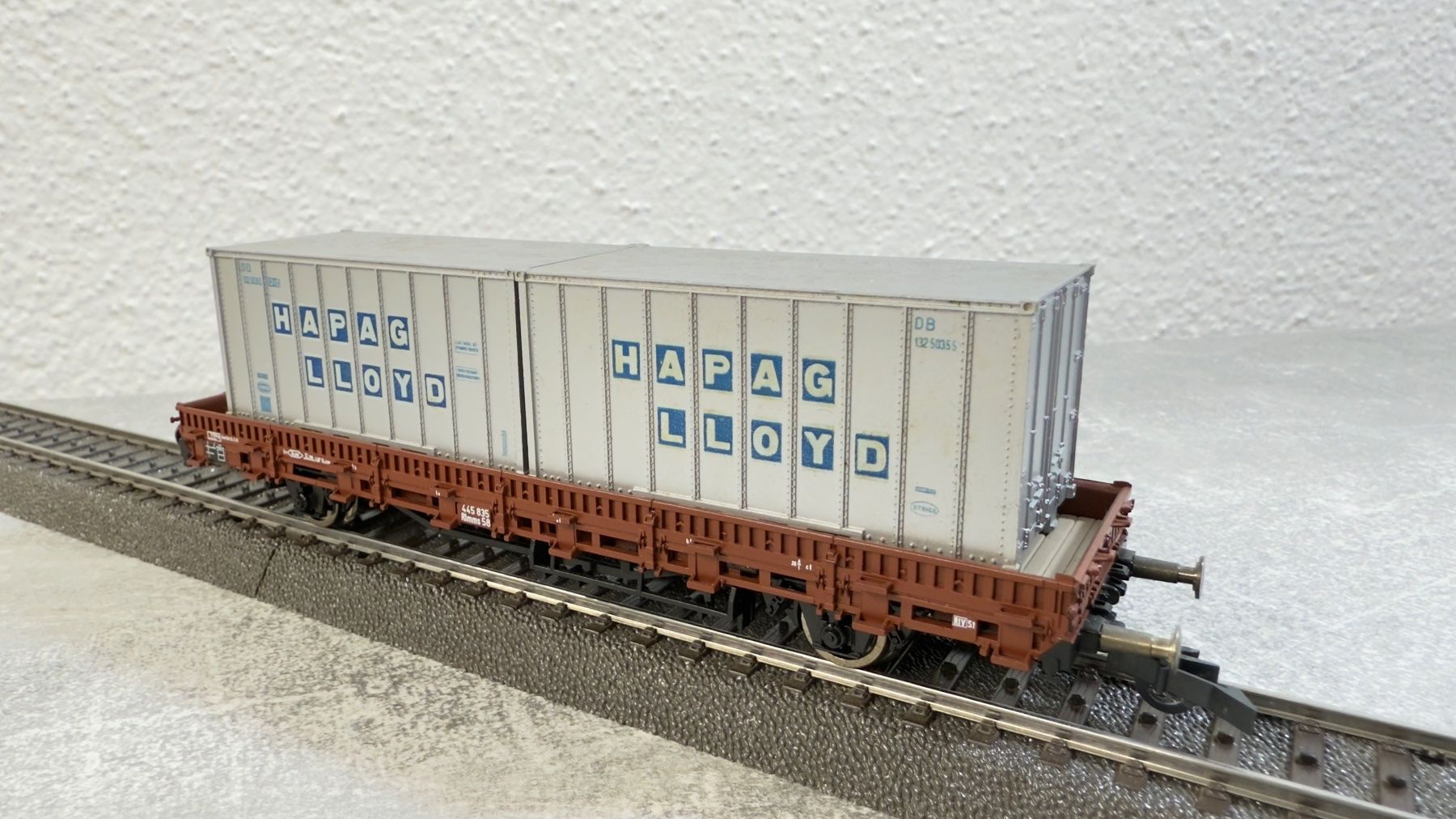 Roco Modellini di ferrovie: Roco Flachwagen mit HAPAG LLOYD Ladung H0 / AC – Usato da Schlieren venduto da rat_lq6b 4