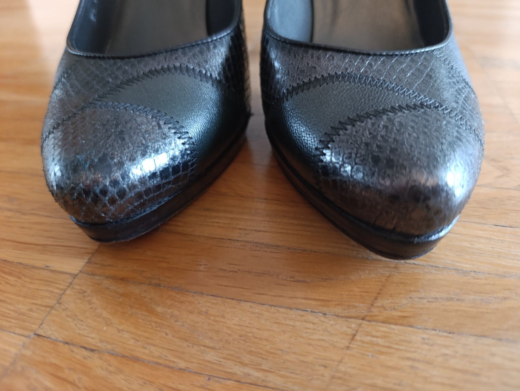 Stuart Weitzman Scarpe da donna: STUART WEIZMAN Snake Pumps Gr 39,5 – Usato da Zürich venduto da VorlonShadow 5