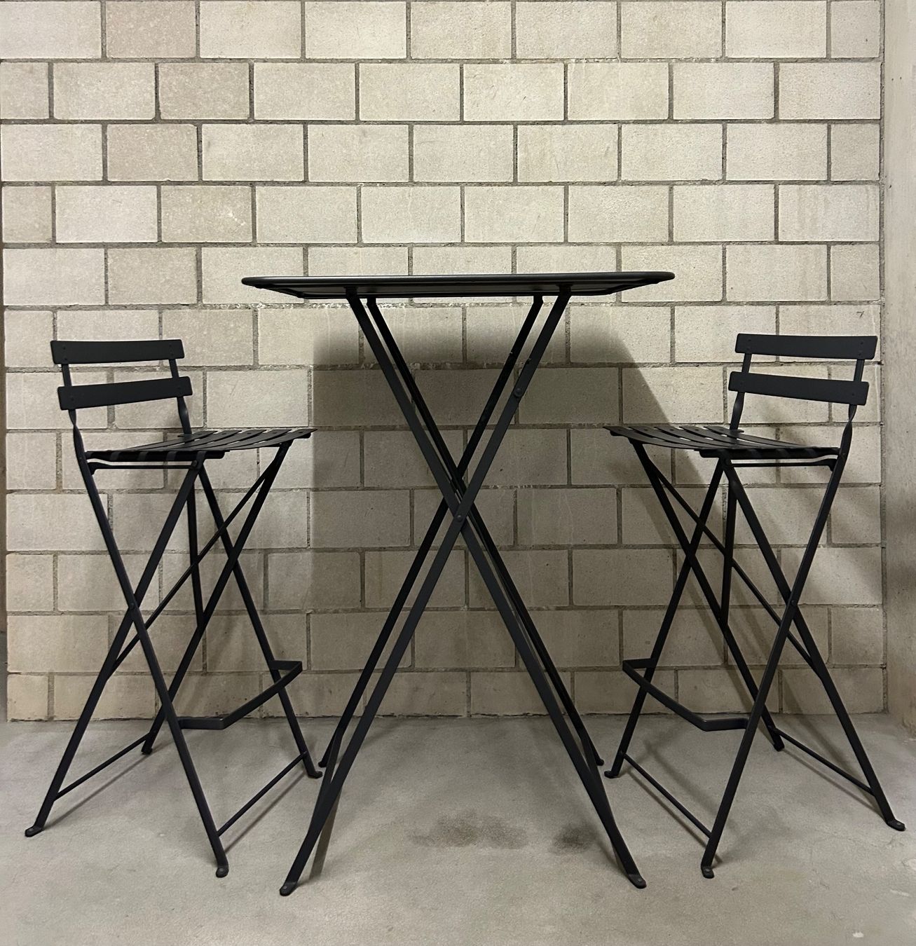 Fermob Set di tavolo e panche: Gartenmöbel Bistro Fermob – Usato da Bern venduto da Cosmo1896 1