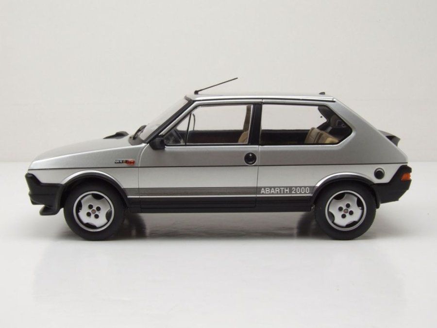 Fiat Modellini d'auto: Fiat Ritmo TC 125 Abarth Phase I 1981-1982 silber met. / – Nuovo e nell'imballaggio originale da Gerlafingen venduto da espero88 2