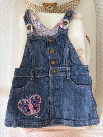 Latzkleid mit Schmetterling Gr.62/68 von Smile