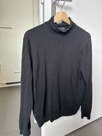 Schwarzer Merino Pullover