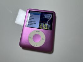 Neuer Akku! iPod nano 3 8GB Pink mit Zubehör 