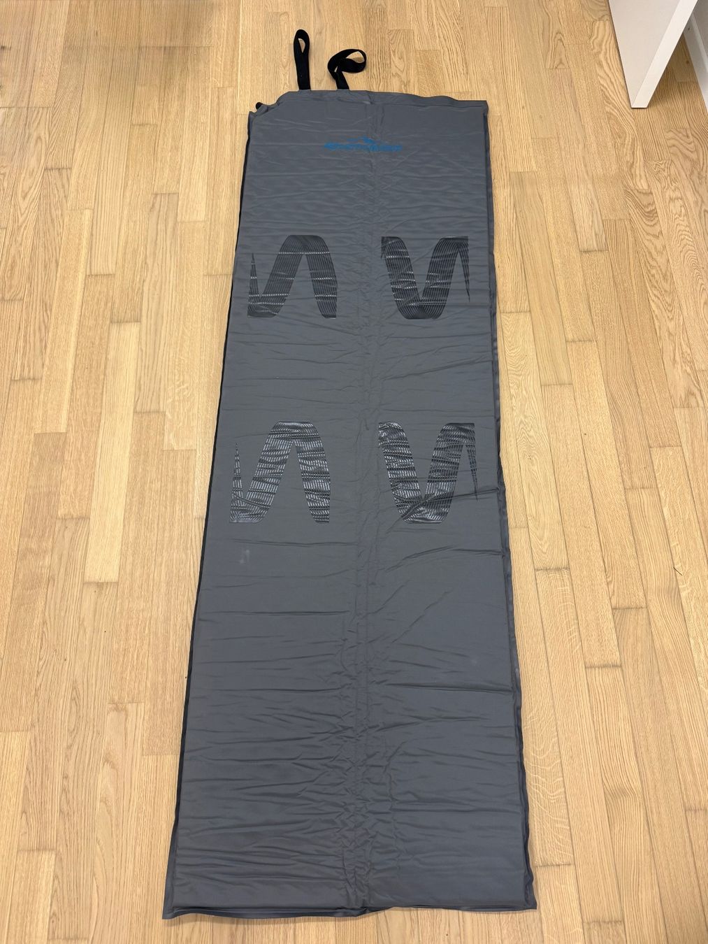 Materassi: Selbstaufblasende Campingmatte / Isomatte Grau – Usato da Hüttikon venduto da Mellie422