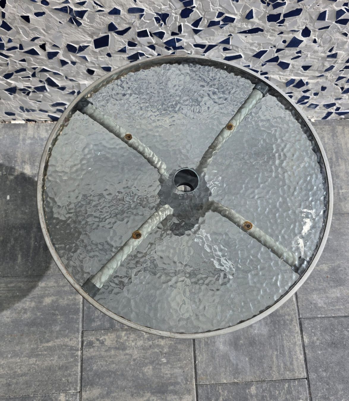 Tische: Gartentisch Rund Glas Metall Gestell – Gebraucht aus Rheinsulz von Dred 4