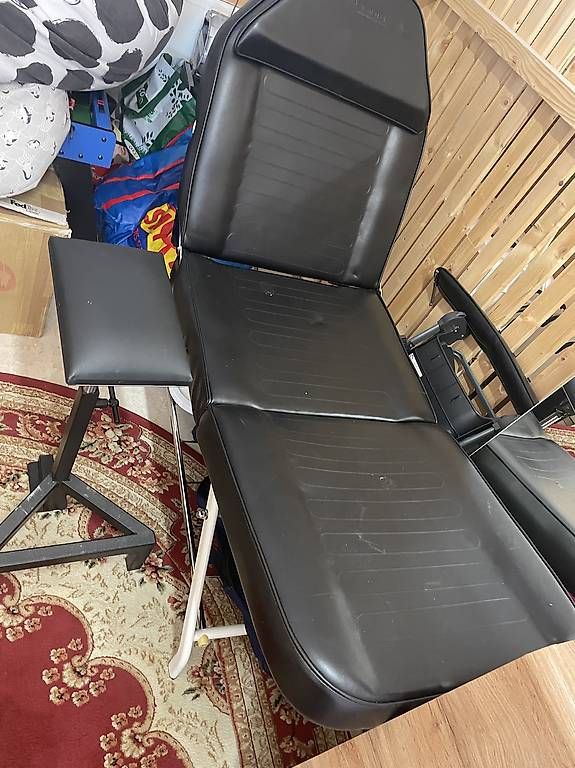 Kosmetik-& Massageliegen: Tattoo – Gebraucht aus Felben-Wellhausen von dekii27