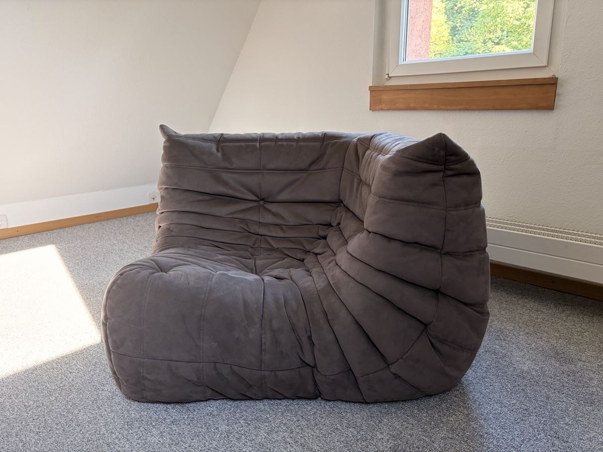 Ligne Roset Divani: Togo Ligne Roset Sofa (2 Sitzer + Eckteil) – Usato da Baden venduto da Sven_V 2
