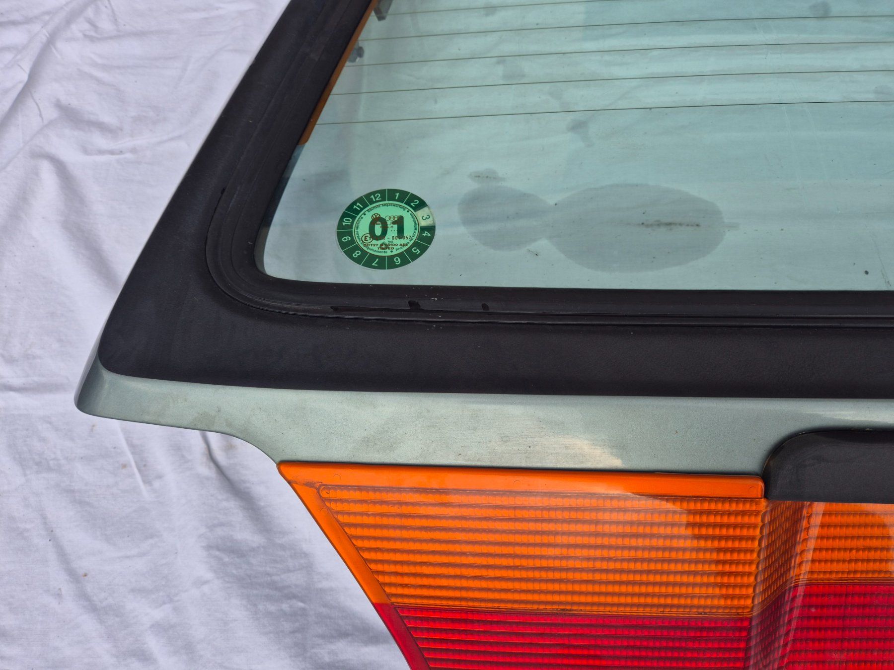 VW Tutti pezzi di ricambio auto: VW Golf 2 GTI Heckklappe Original – Usato da Bremgarten AG venduto da Osella5 2