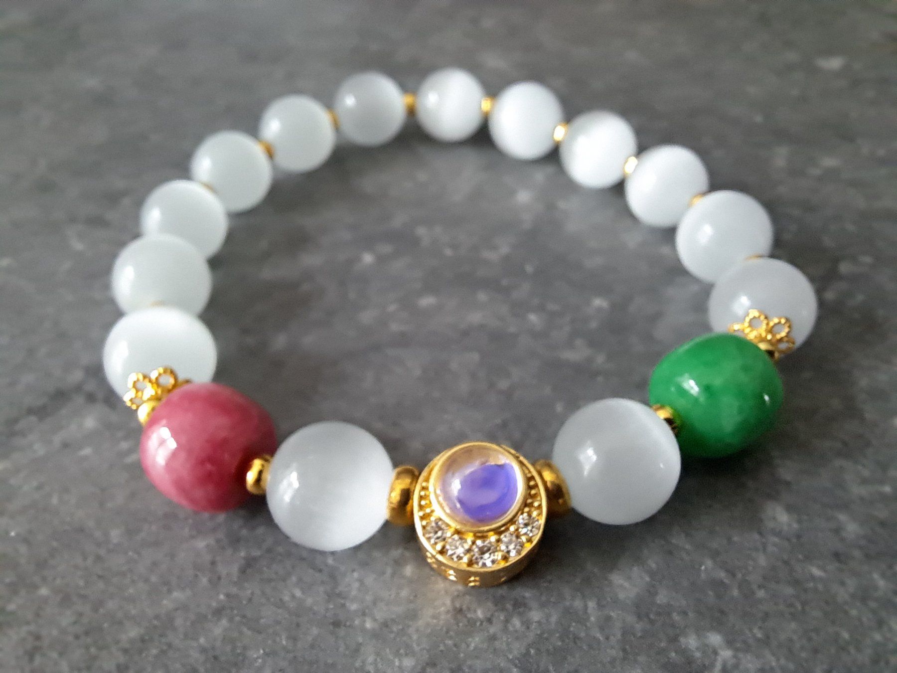 Armbänder & -reifen: Bracelet en perles d'opale – Gebraucht aus St-Imier von supernova21
