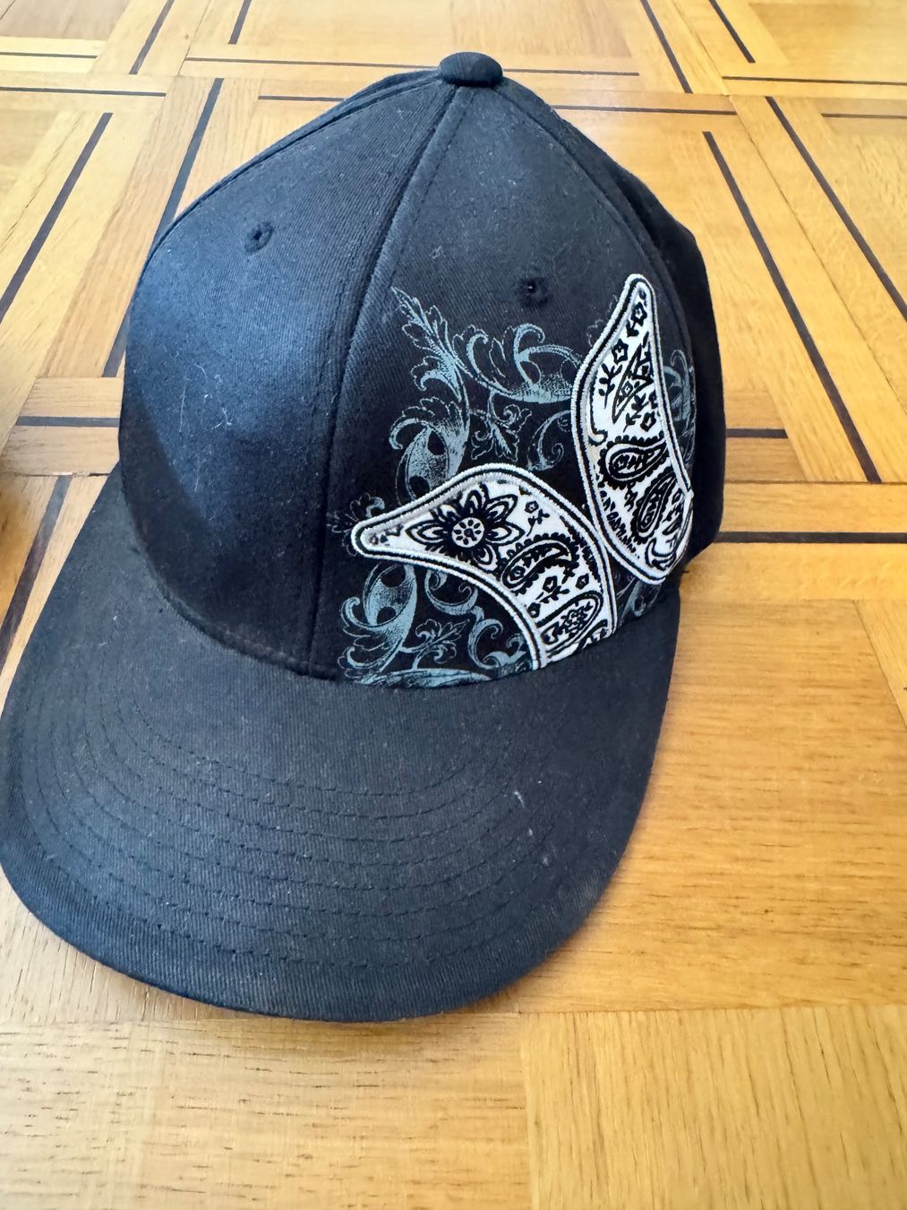 Sonstige Kleidung & Accessoires: Neue Caps Kappen RVCA div. Farben – Neu (gemäss Beschreibung) aus Seewen SZ von web_ 5
