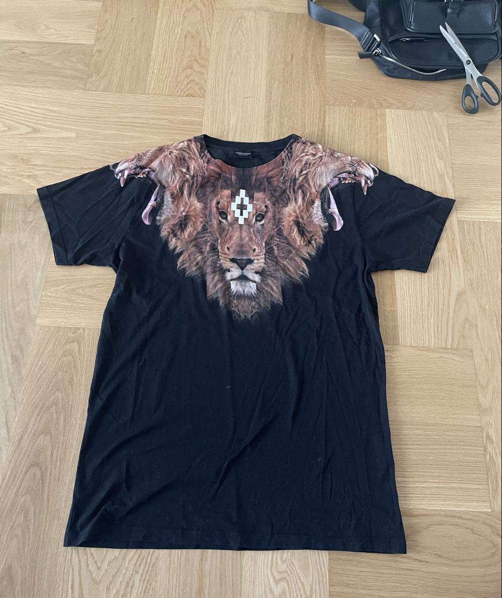 Marcelo burlon T-shirt: Marcelo Burlon T-Shirt – Usato da Kriens venduto da MM_FashionFusion