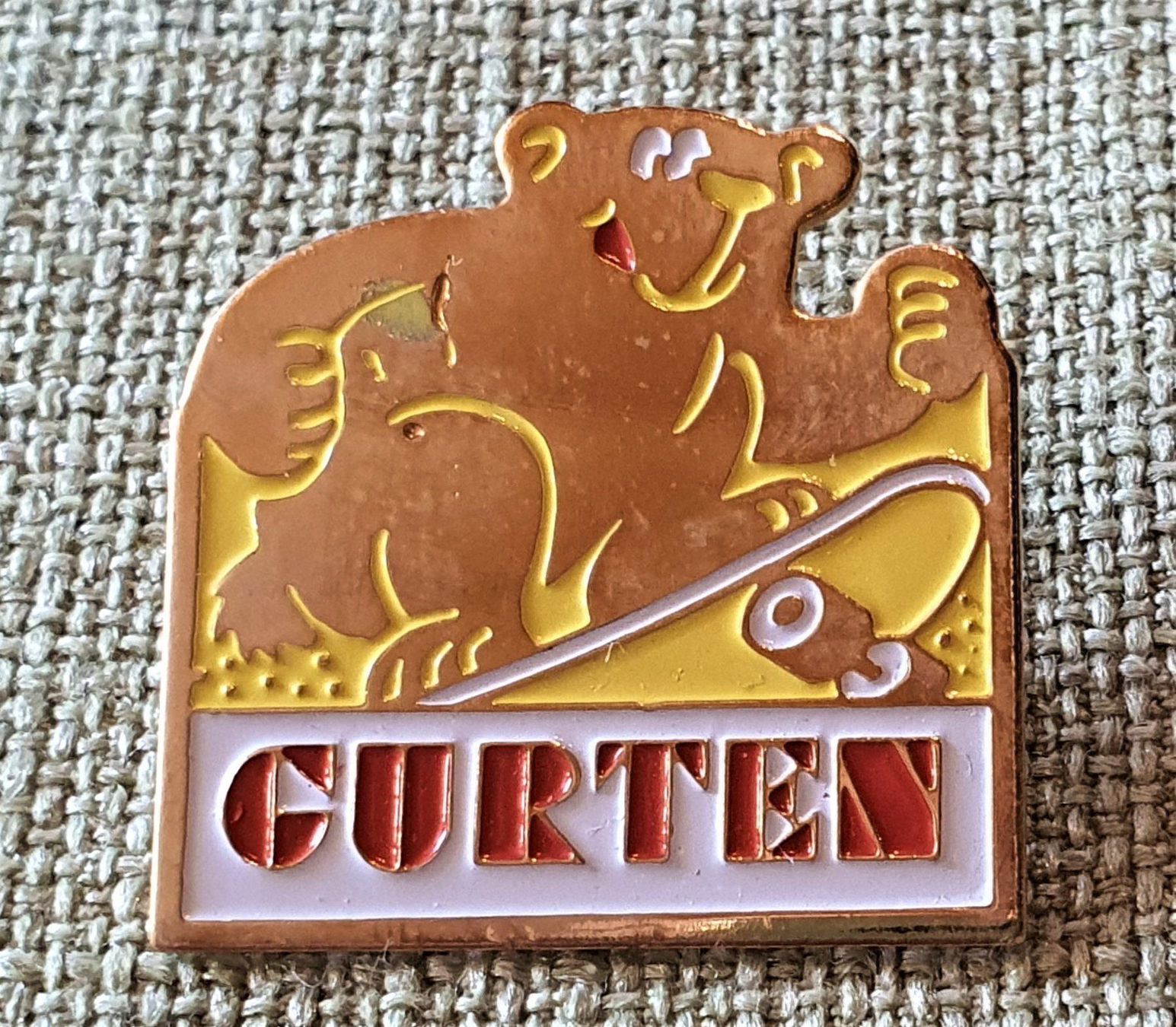 Placchette & Badge: J909 - Pin Gurten Bier Bär Rollbrett – Usato da Reinach BL venduto da Boston-Verkauf