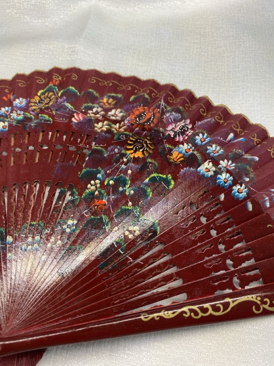Tutte le decorazioni: Handfächer rot mit Blumenmuster gebraucht – Usato da Hausen AG venduto da corinne_g 3
