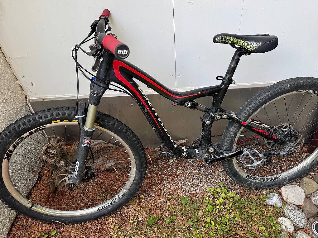 Specialized Velos: VTT enfant Specialized tout suspendu – Gebraucht aus Lausanne 26 von SamLou