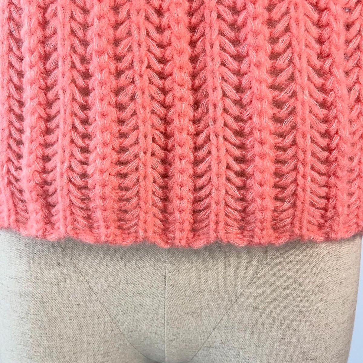 Hemisphere Gilets & Westen: HEMISPHERE New Cashmere/Silk Vest – Neu und originalverpackt aus Freienbach von Avviivva_Shop 2