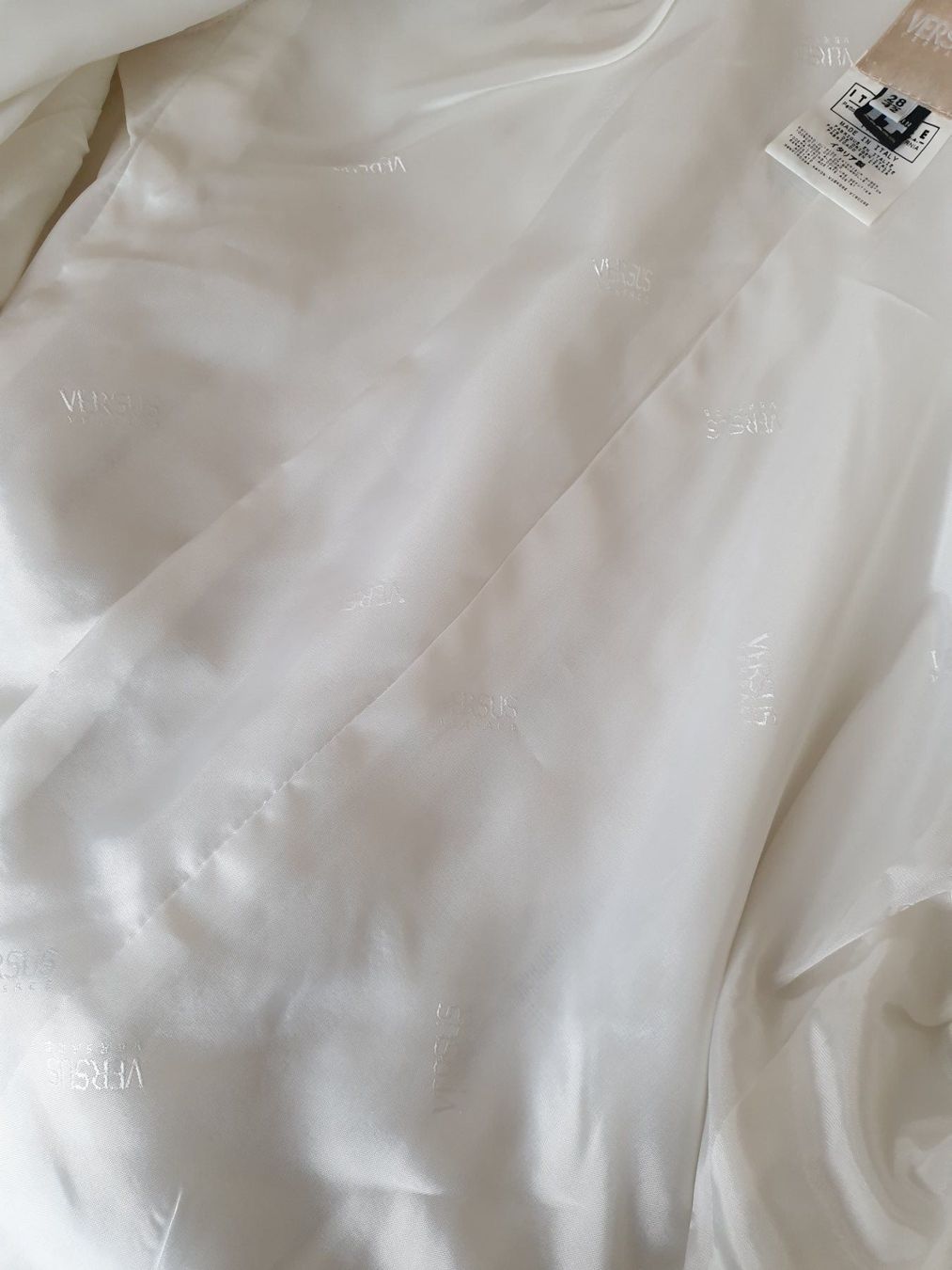 Versace Jacken: Versace Versus Sommerblazer Gr. 34 – Gebraucht aus Bottmingen von sandy_2 7