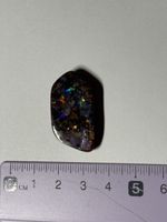 Edelstein: Gem Boulder Opal Brilliant rot-gold-grün