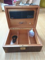 Schöner Davidoff Humidore aus Baumnuss (CH Handwerk)