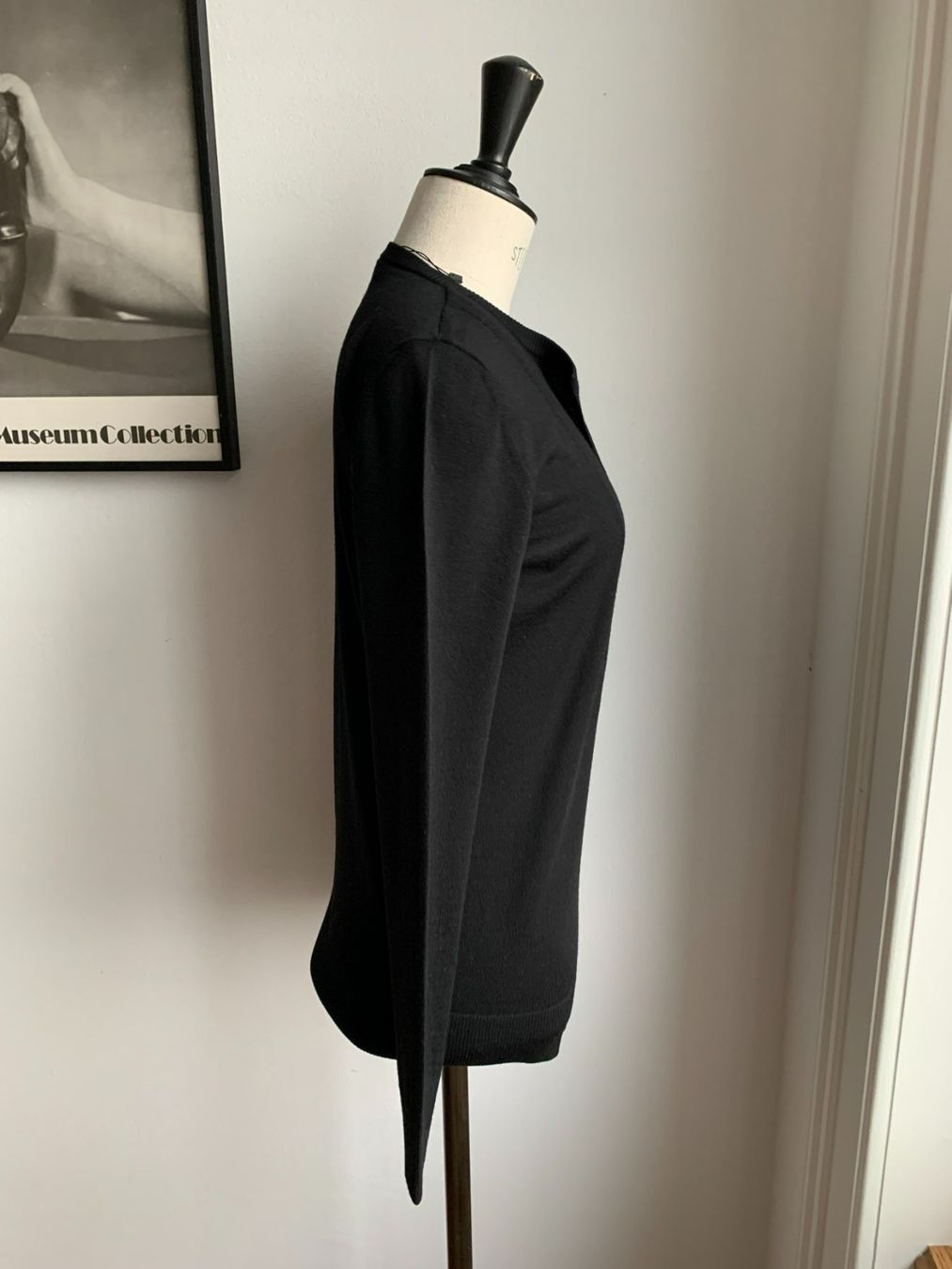 Akris Maglioni & Felpe: AKRIS: Edler schwarzer Woll-Pullover, NP 530.00 – Nuovo (secondo la descrizione) da Luzern venduto da designluzern 1