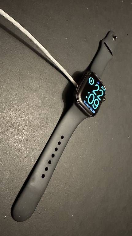 Accessori per Smartwatch: Apple Watch 10 mit Power Bank – Usato da Wettswil venduto da samuelvontobel 3