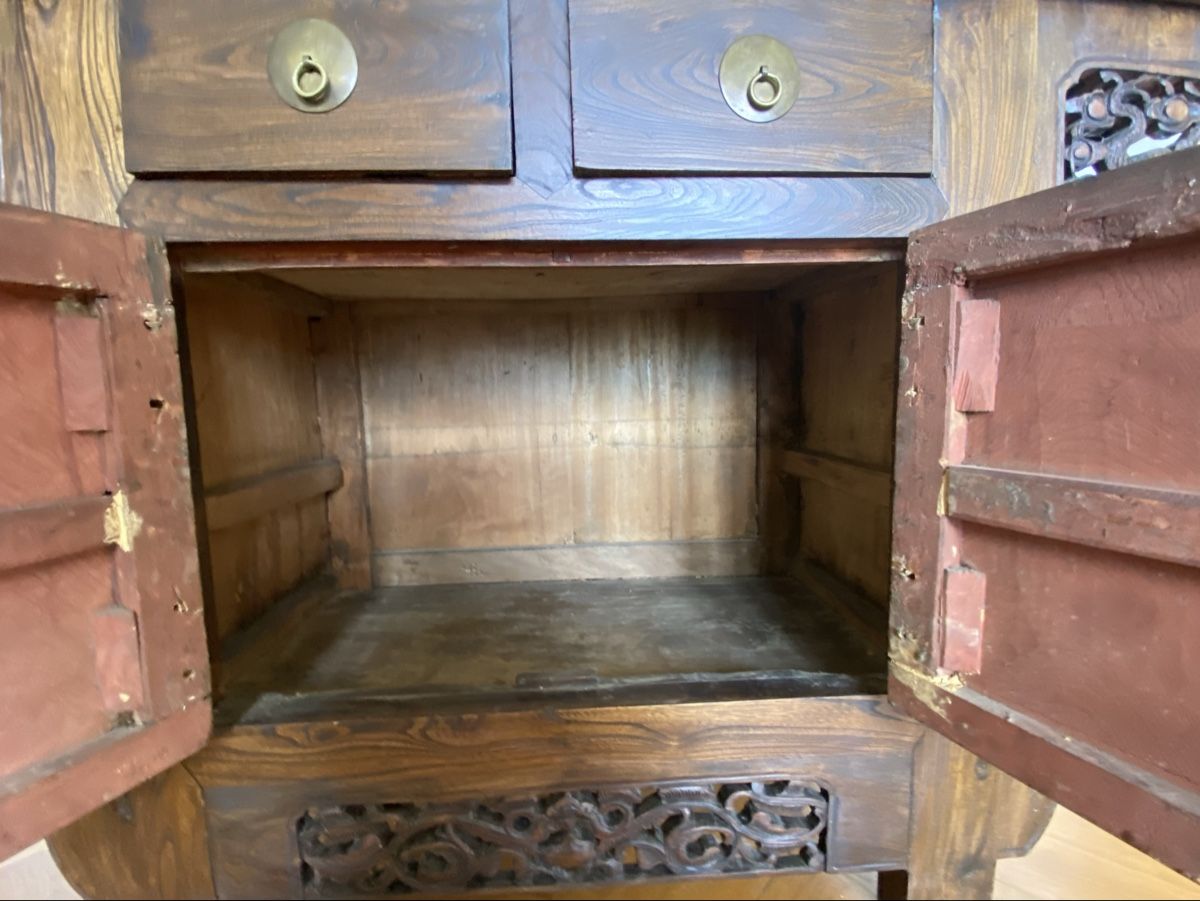Credenze: Buffet chinois ancien avec sculptures de dragons – Usato da La Tour-de-Peilz venduto da SecondeVie 3