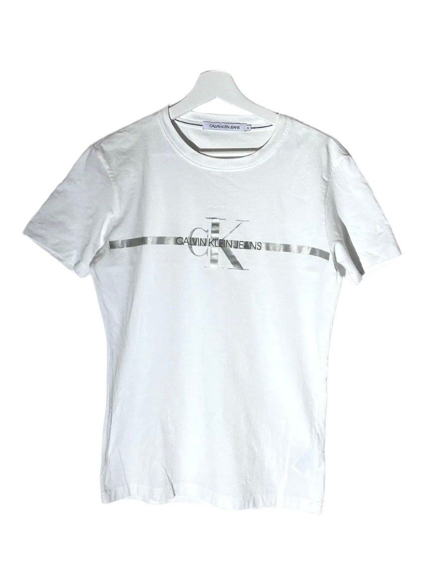 Calvin Klein T-shirt: T-Shirt Calvin Klein – Usato da Oppligen venduto da DUKE_390