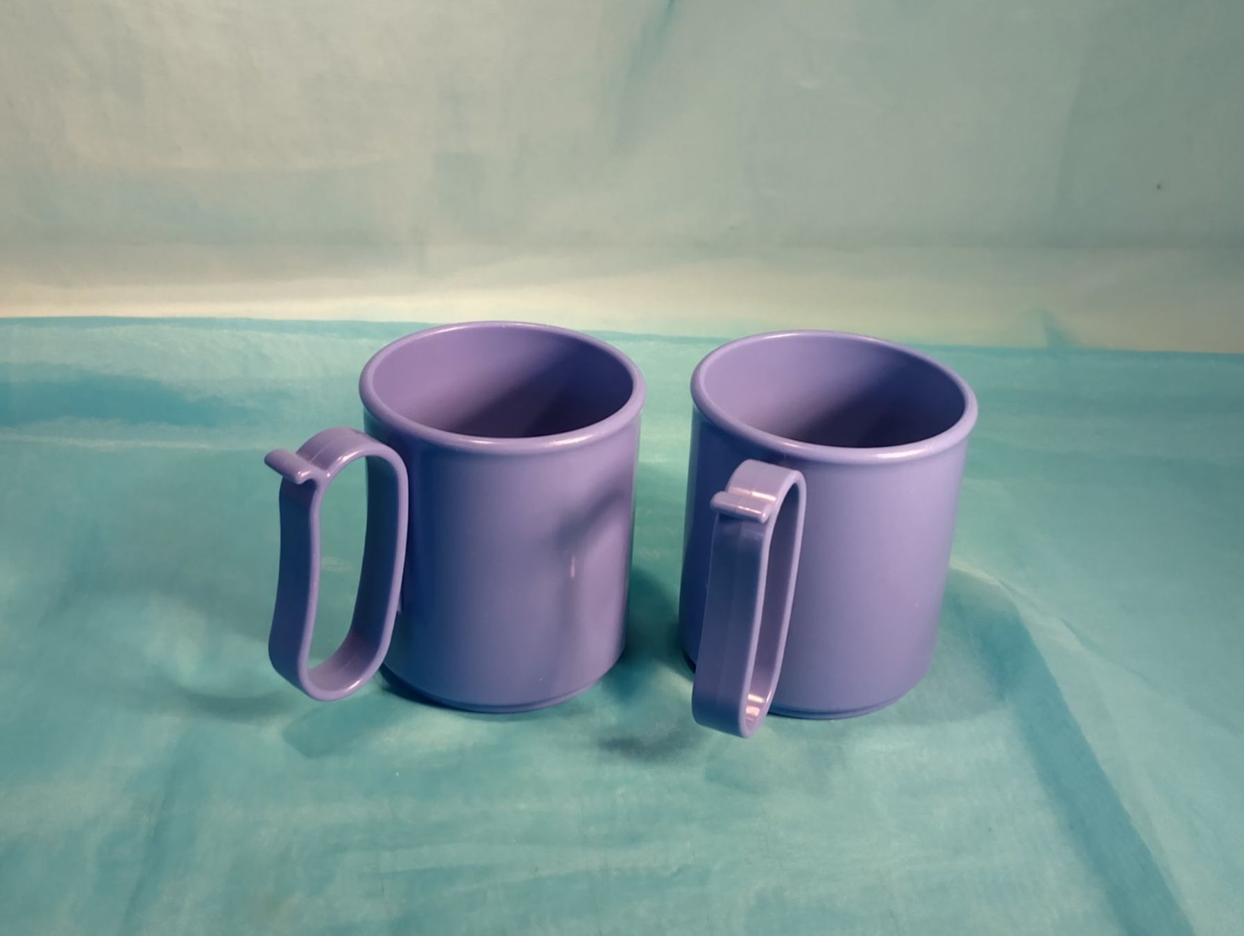 Tupperware Tassen: 2 blaue Tupperware  Becher mit Henkel – Gebraucht aus Bellach von JingleCherry 2
