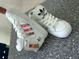 Adidas Kinder Halbschuhe weiss Grösse 23,5
