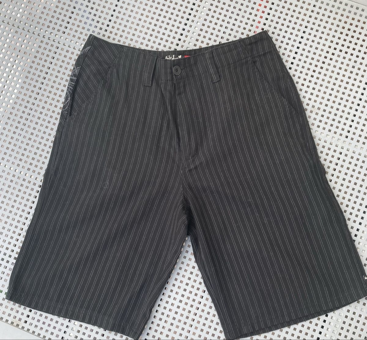 Quiksilver Pantaloni: Short Quicksilver homme – Usato da Saxon venduto da tok_8dnf
