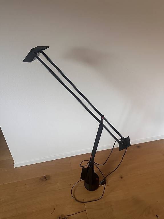 Artemide Lampen: Artemide Stehleuchte schwarz – Gebraucht aus Ebnat-Kappel von sar_lm8l
