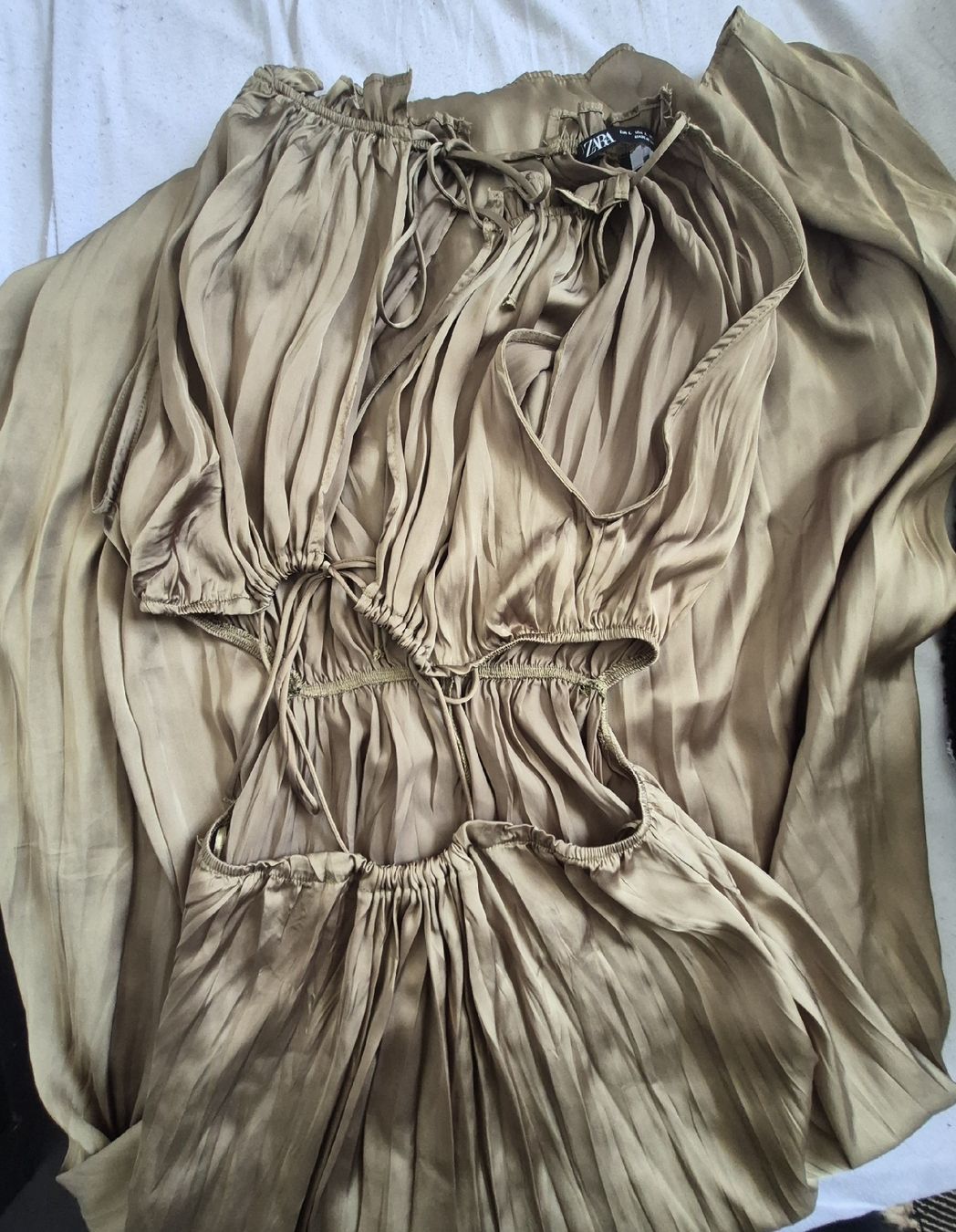 Zara Vestiti: Robe longue fluide dorée Zara – Nuovo (secondo la descrizione) da Collonges venduto da cam_72xf 4