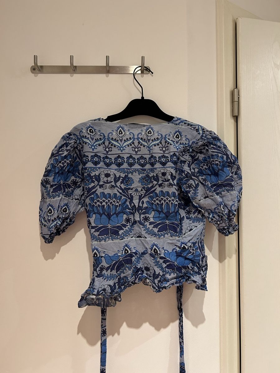 Sandro Tops: Haut Sandro imprimé bleu taille 2 – D'occasion à Les Acacias par Jeanne_lng 4