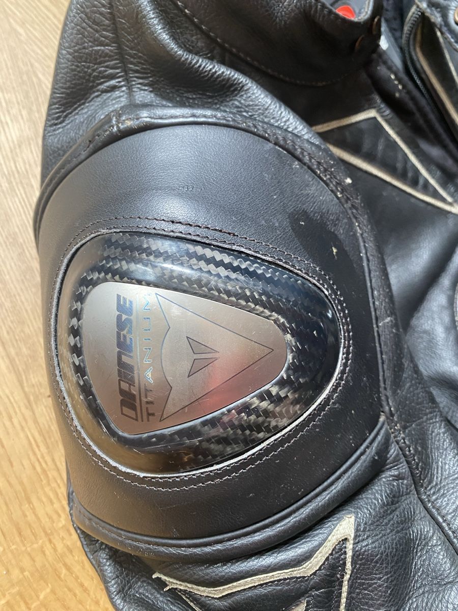Dainese Completi: Dainese Lederkombi – Usato da Ebmatingen venduto da nll 5