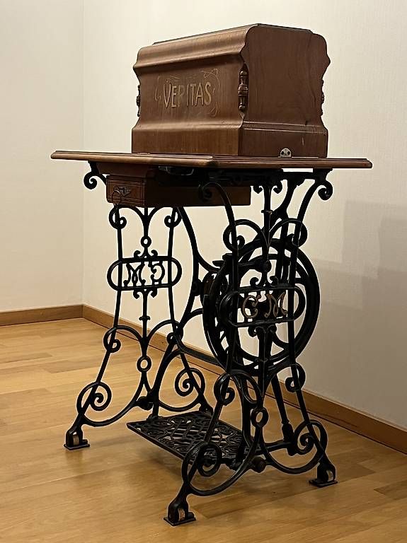 Tutte le decorazioni: Antike Nähmaschine – Usato da Luzern venduto da Elsa.Schweiz