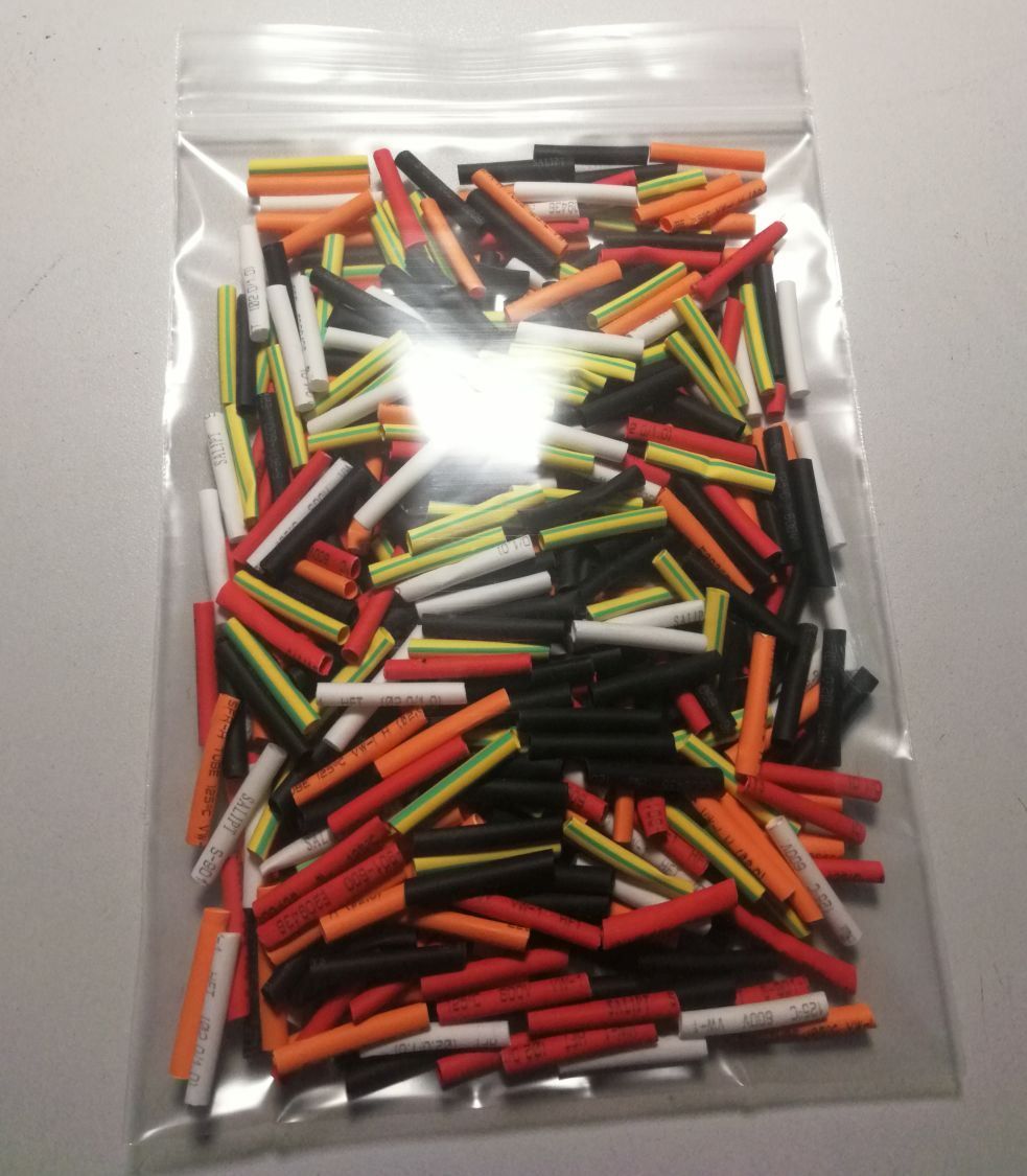 Componenti elettronici: Schrumpfschlauch-Röllchen 2mm Mix/bunt – Nuovo (secondo la descrizione) da Luzern venduto da Salefactory