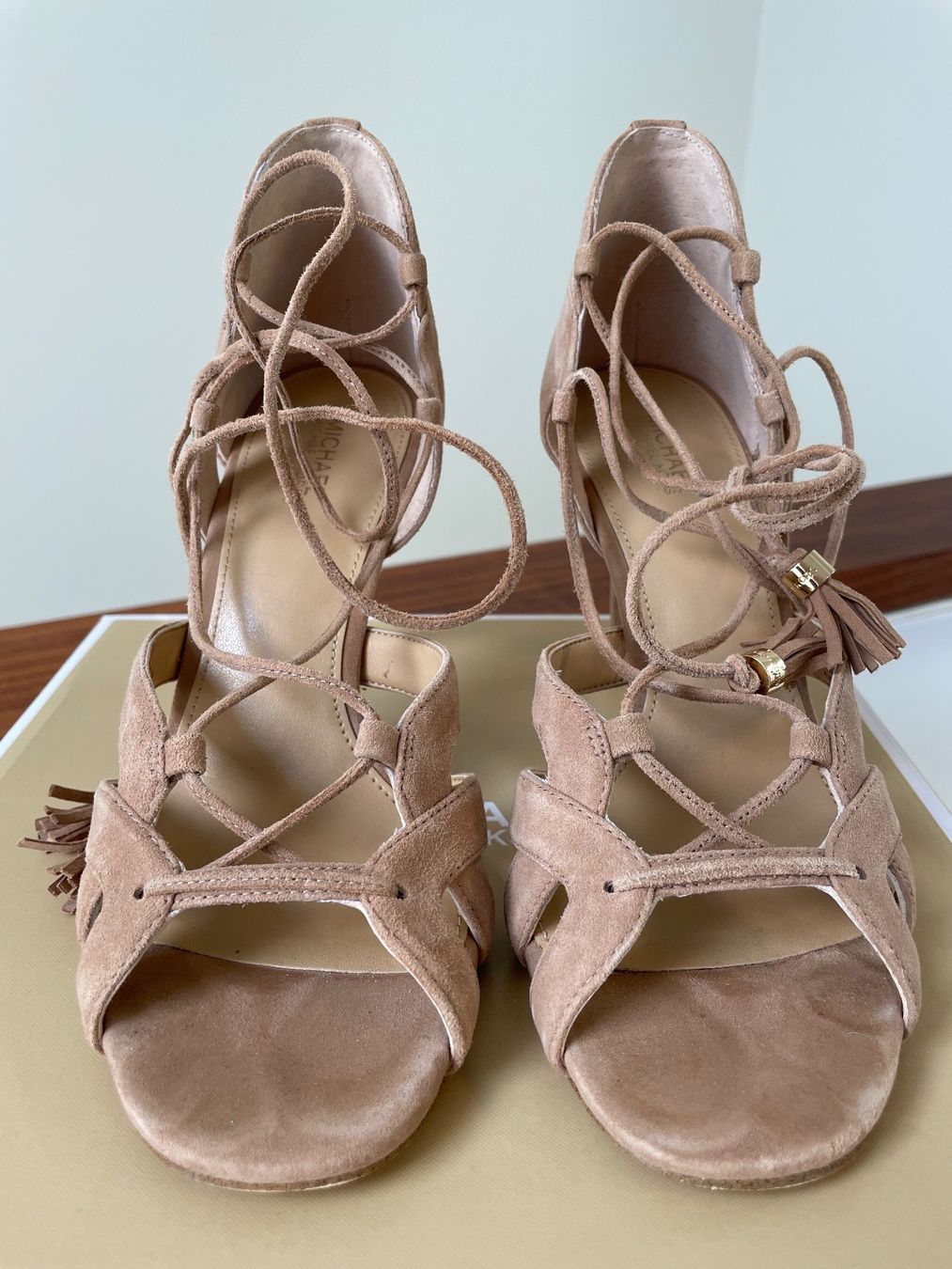 Michael Kors Damenschuhe: Michael KORS GENUINE SUEDE PUMPS, SIZE 36,5 – Gebraucht aus Forch von ele_9gsf 2