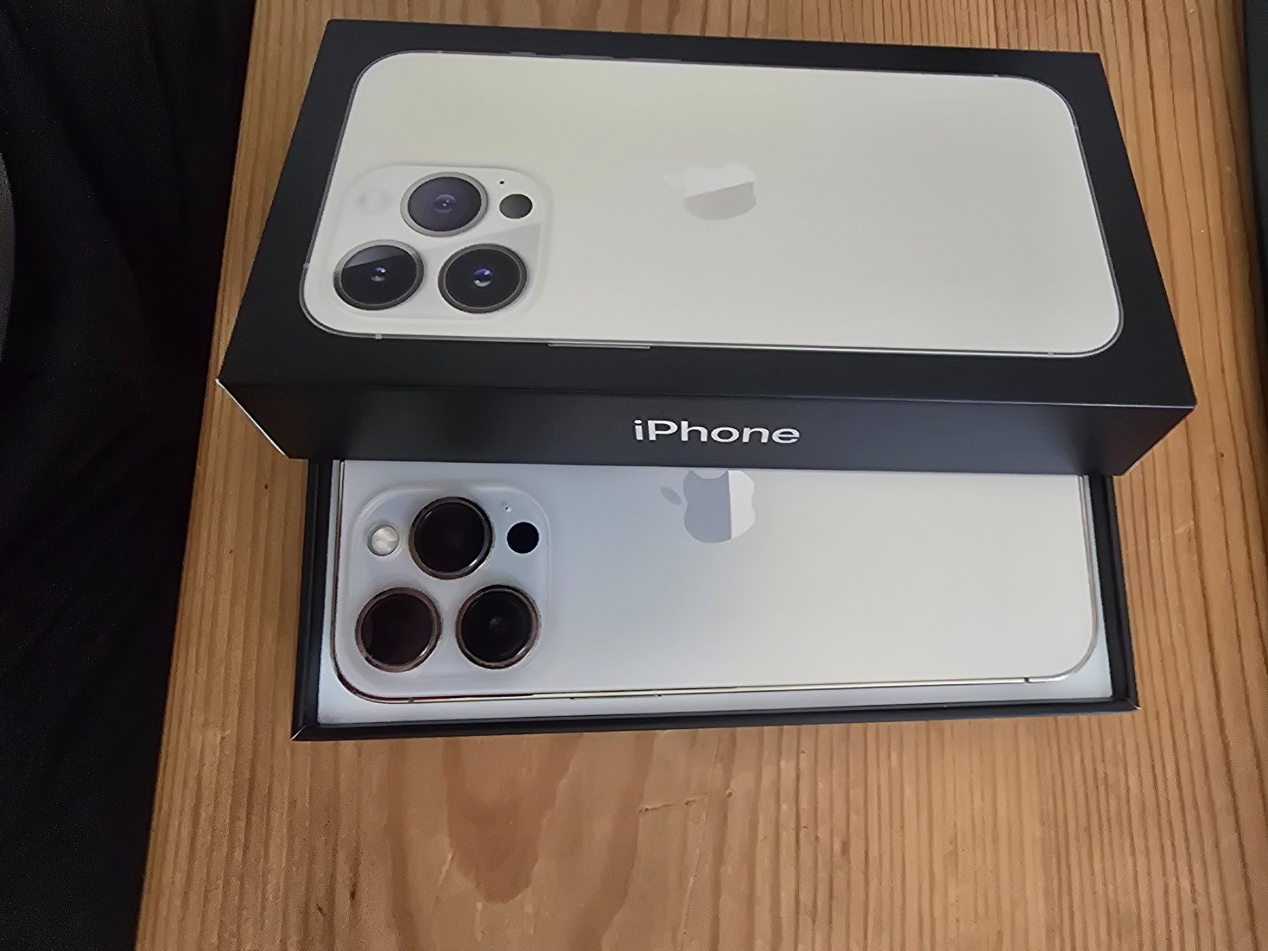 Apple Portables: iPhone 13 Pro Gold. Strich im Display – D'occasion à Uetikon am See par Skyrider1 6