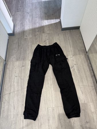 Off white cargo jogger M