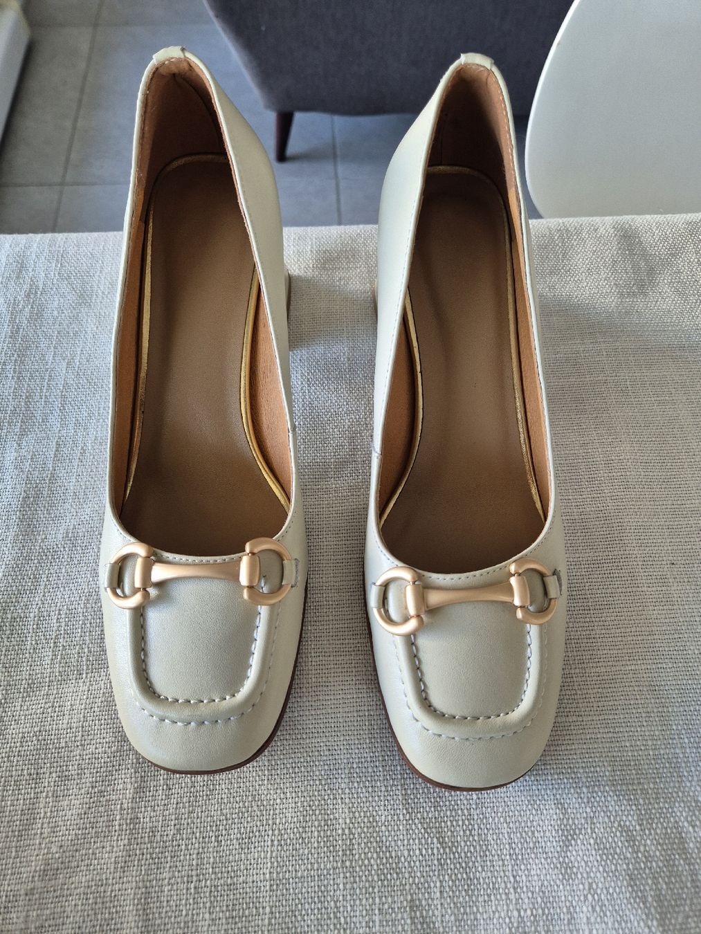 Scarpe da donna: Escarpins neufs en cuir taille 38 – Nuovo e nell'imballaggio originale da Sion venduto da nat_xz7y 2