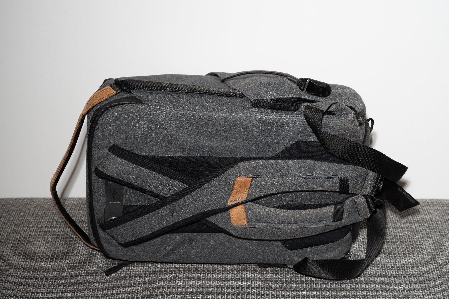 Peak Design Zaini: Peak Design Everyday Backpack 20L grau – Usato da Reinach BL venduto da proph 3
