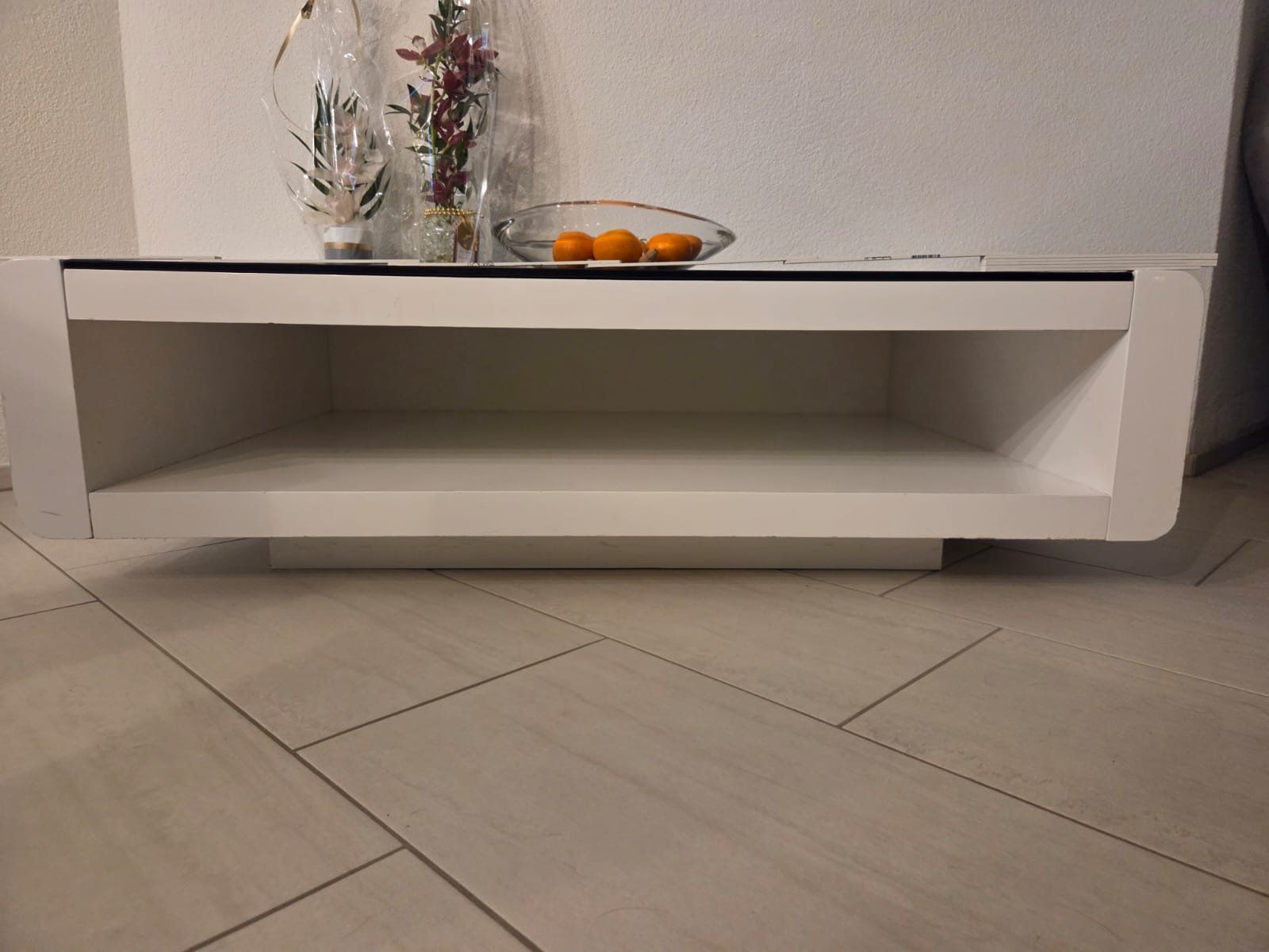Tische: Salon Tisch – Gebraucht aus Kloten von Fx2000 1