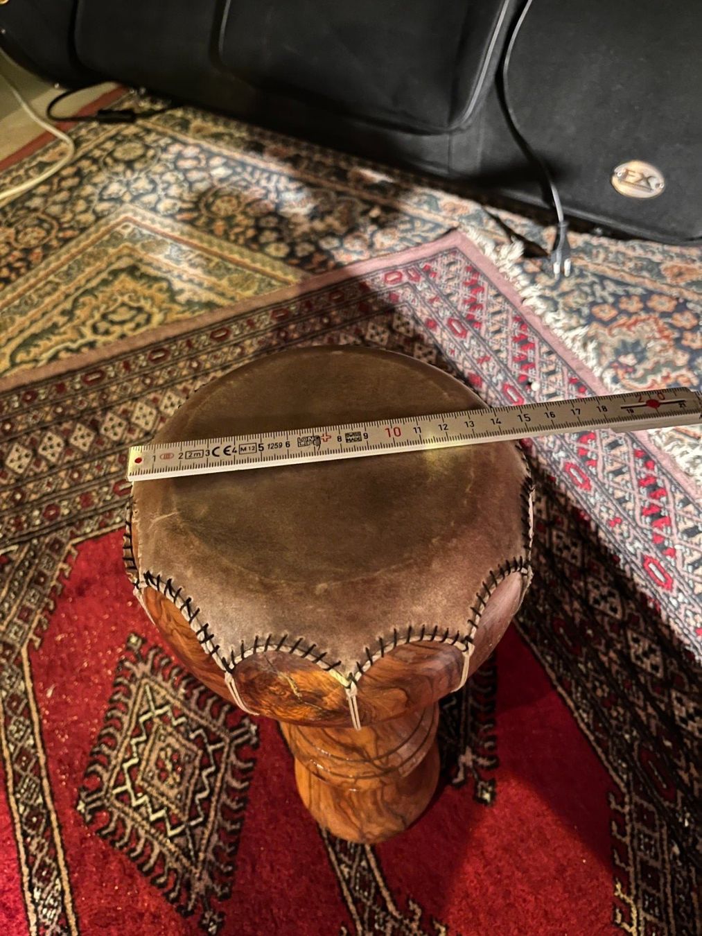 Instruments de musique: Orientalische Trommel – Défectueux à Bern par PJB 1